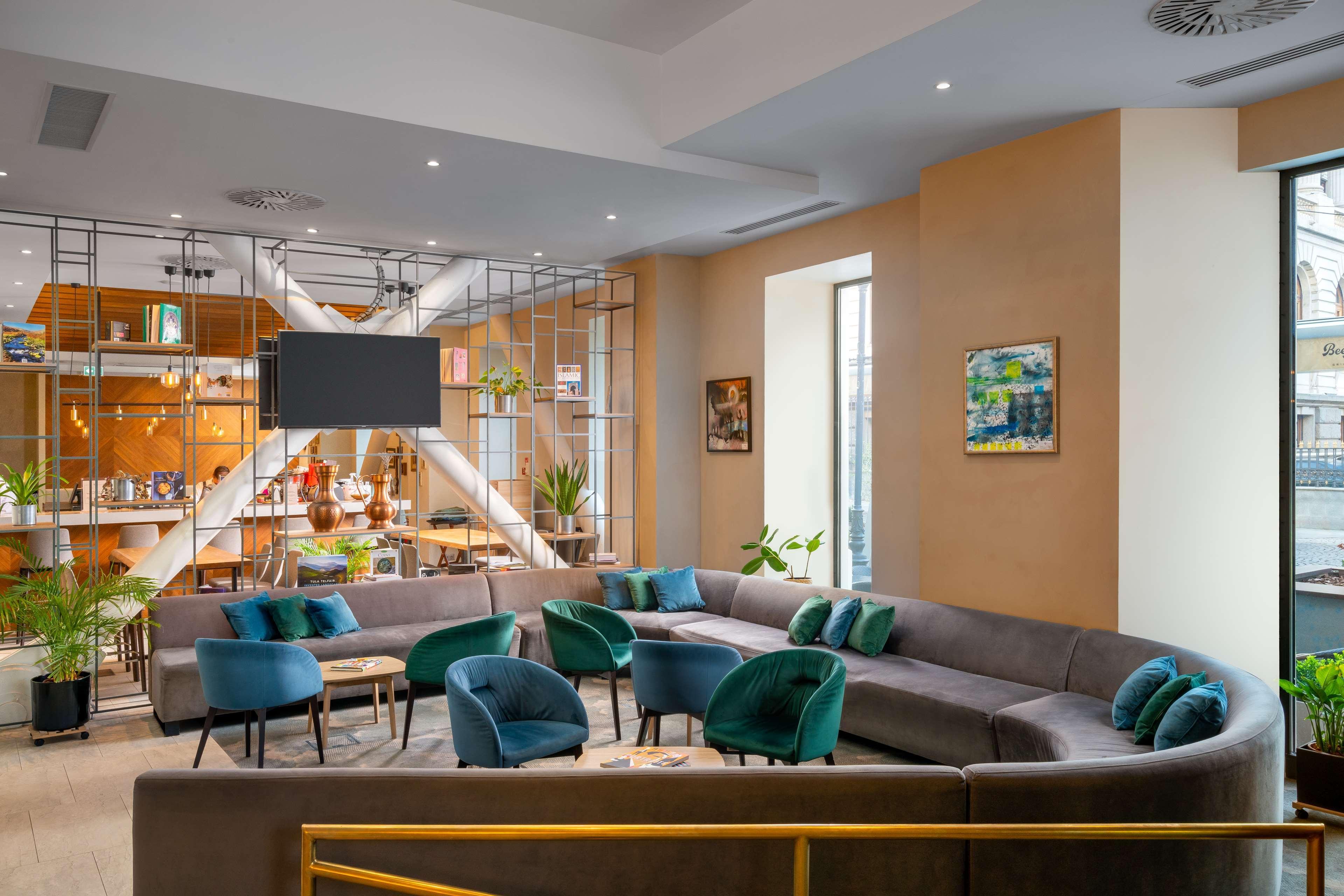 Hilton Garden Old Town Hotel 4*
