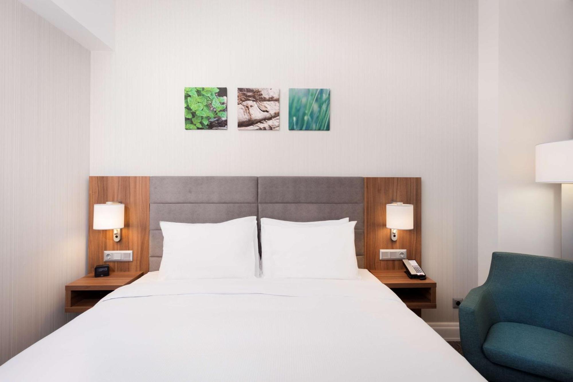 Hilton Garden Old Town 4*