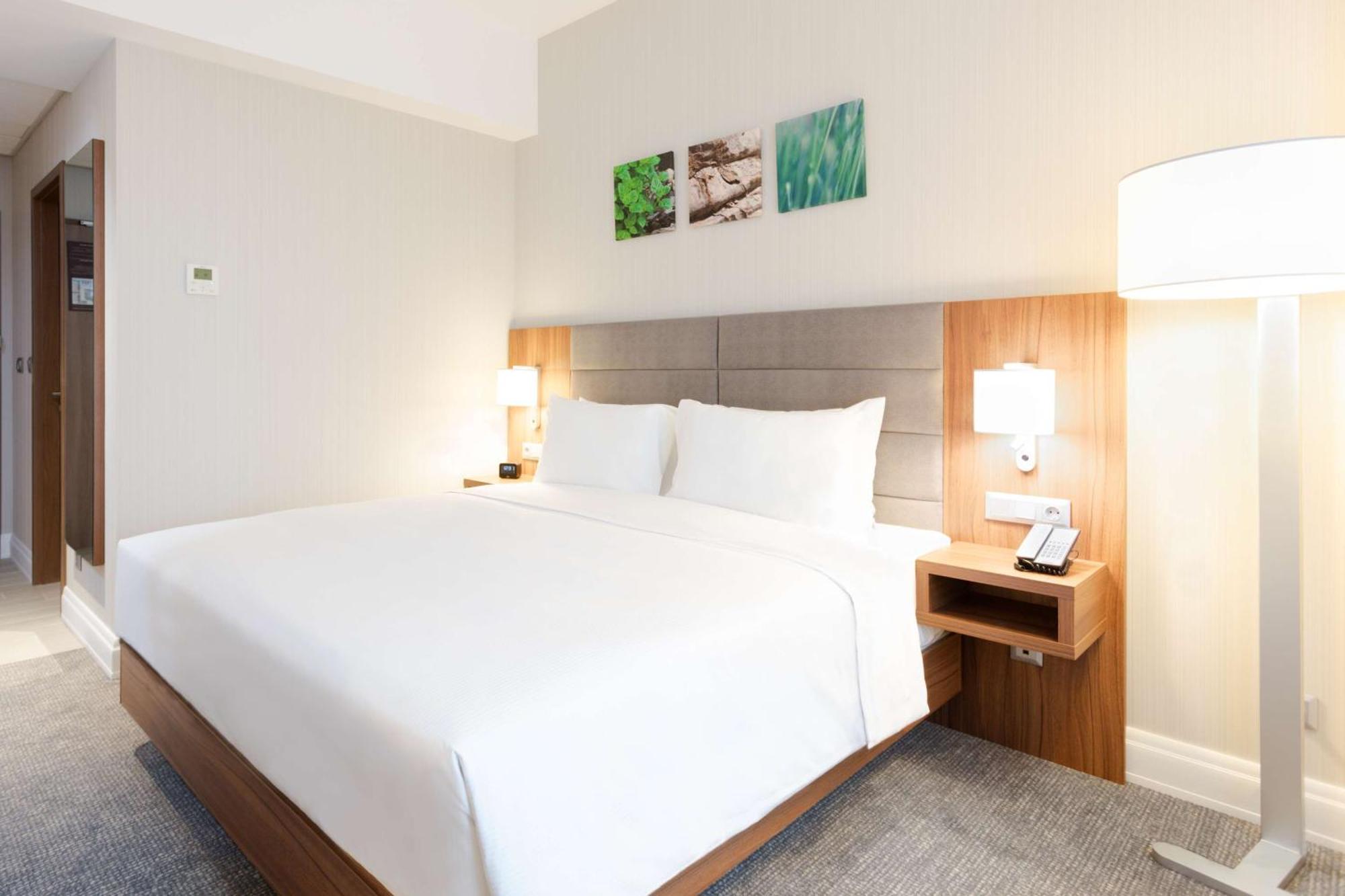 Hilton Garden Old Town 4* Bucureşti
