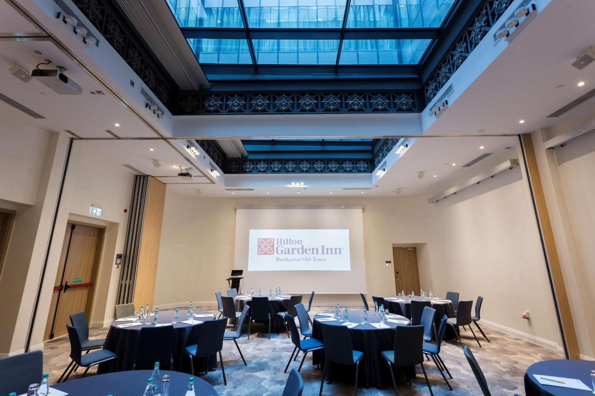Hilton Garden Old Town Hotel 4*