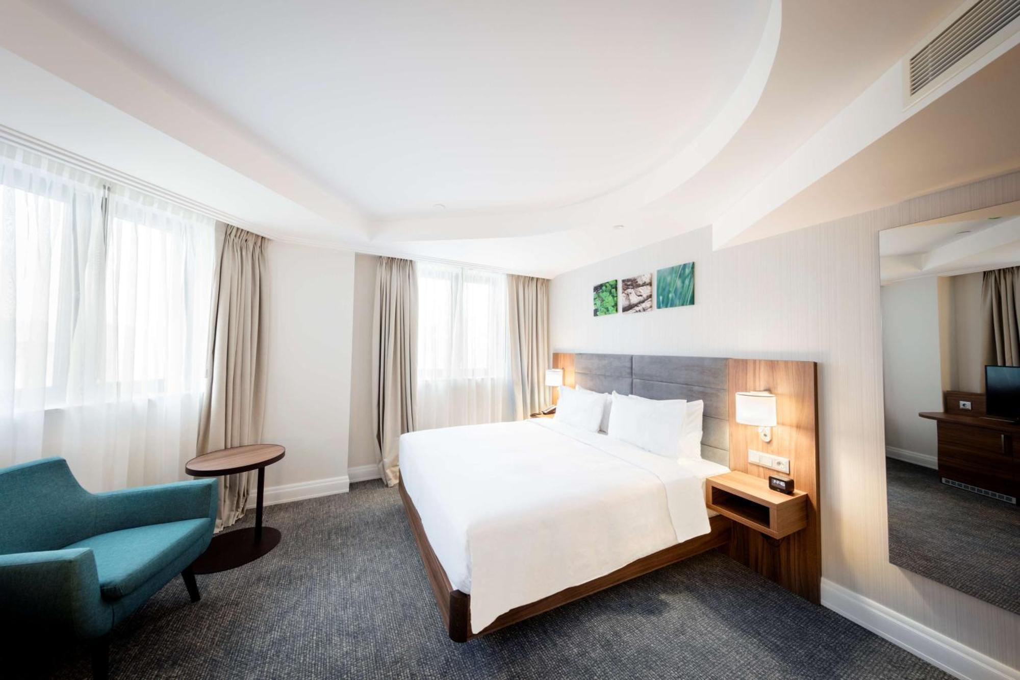 Hilton Garden Old Town Hotel