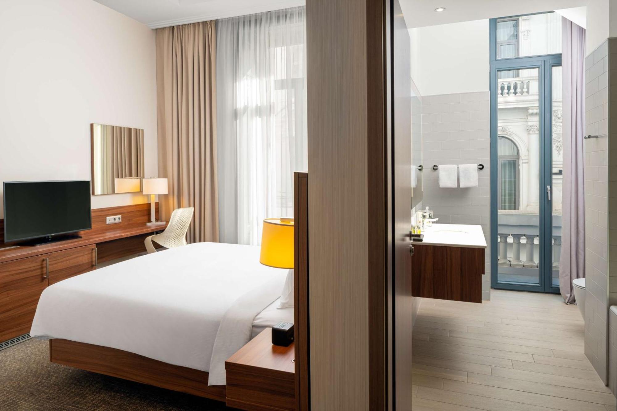 Hilton Garden Old Town 4* Bucarest