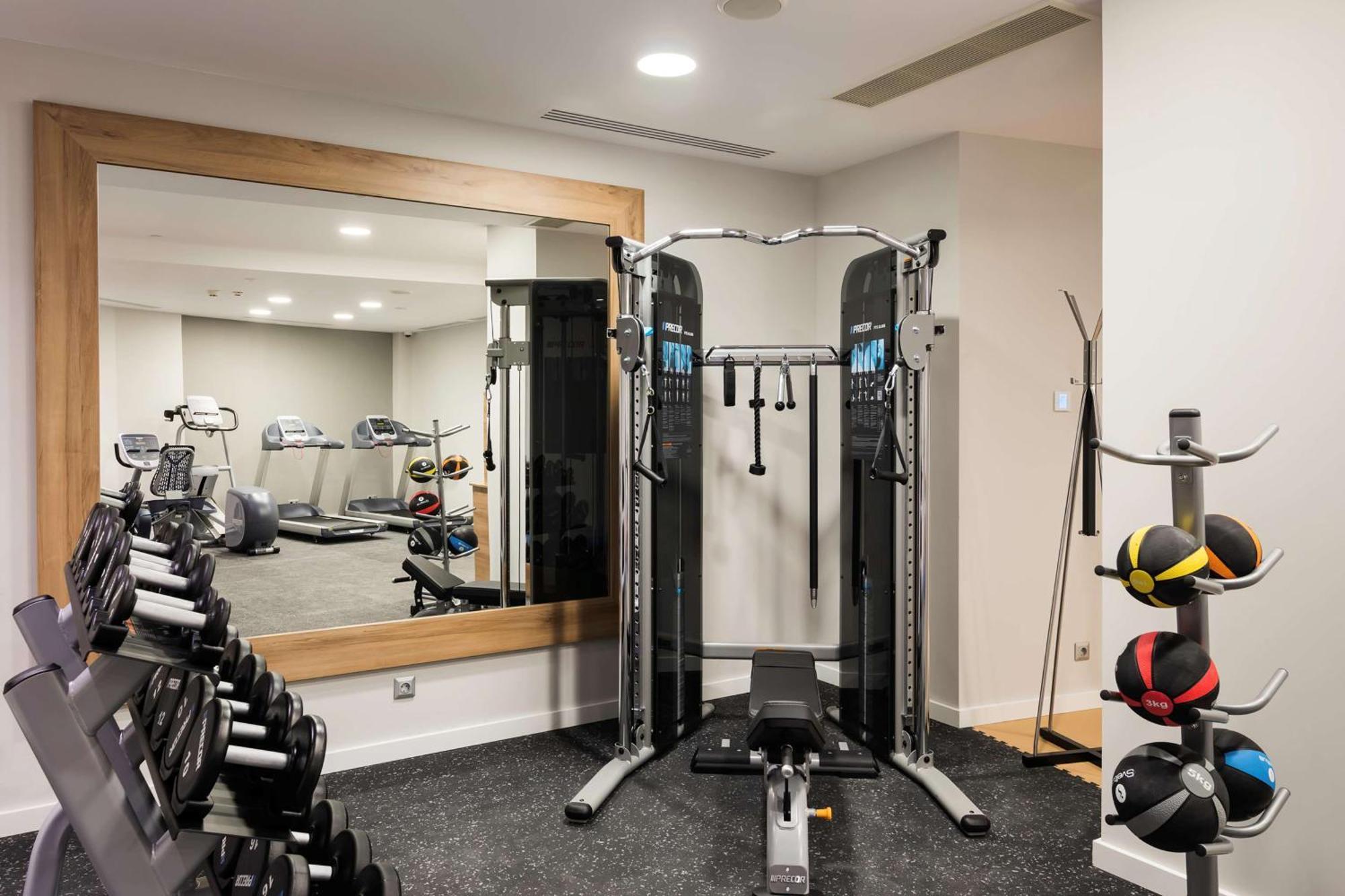 Hilton Garden Old Town Hotel 4*