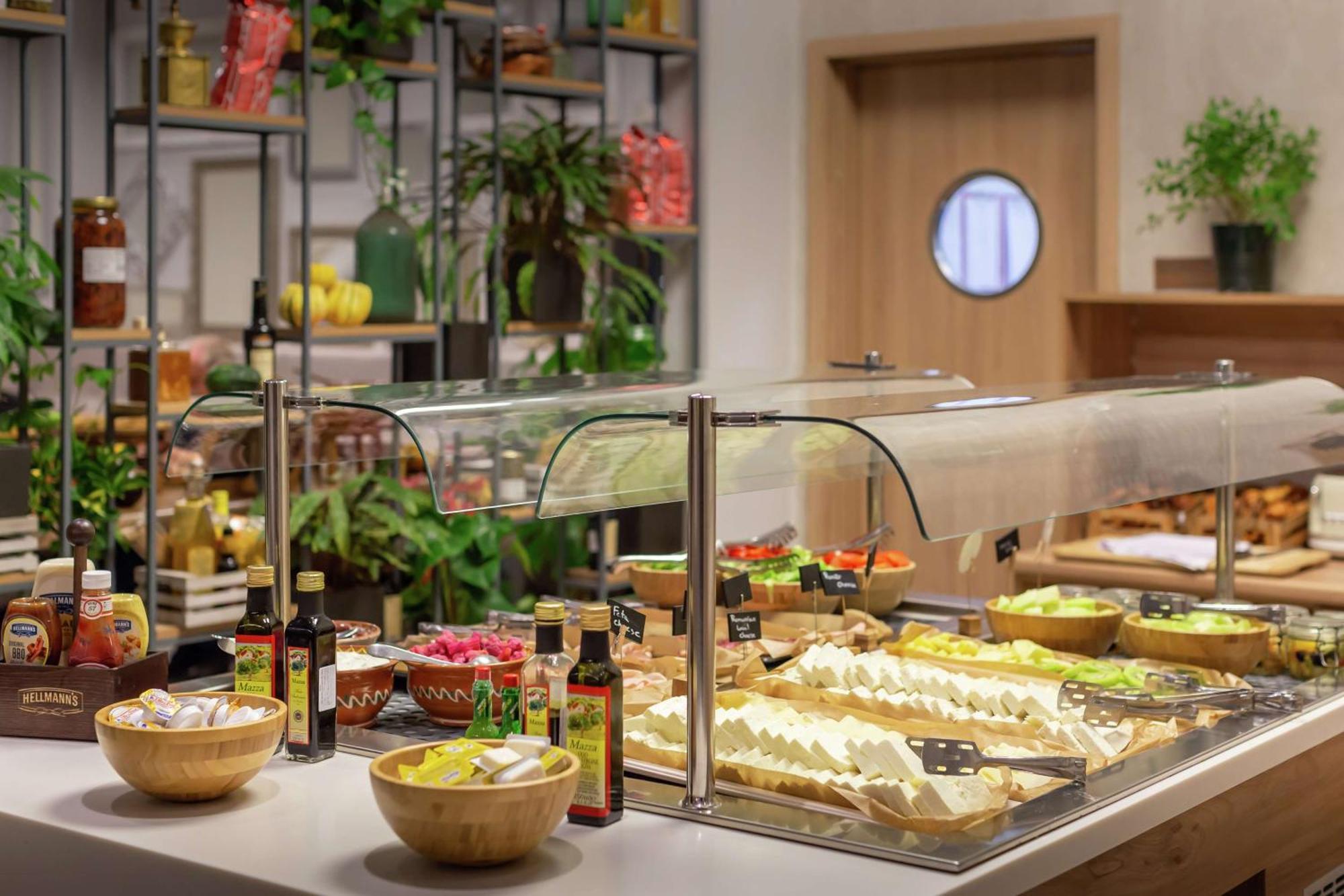 Hilton Garden Old Town 4* Bucureşti